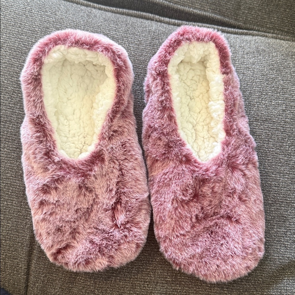 Cozy Pink Faux Fur Slippers